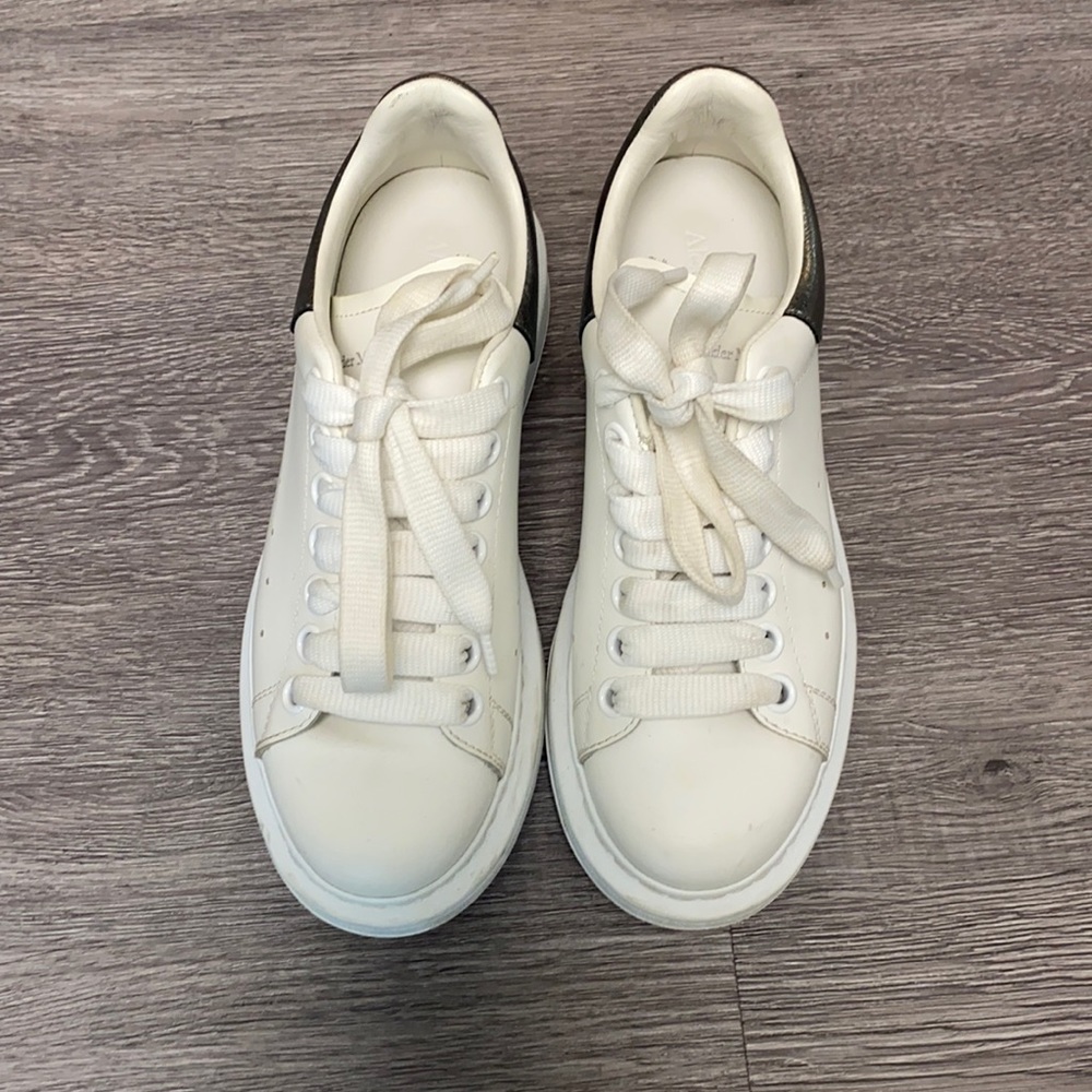 Women shoes size 5.5(US)